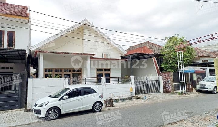 RUMAH SIAP HUNI BERSIH DAN TERAWAT DEKAT SMAK SANTA MARIA MALANG