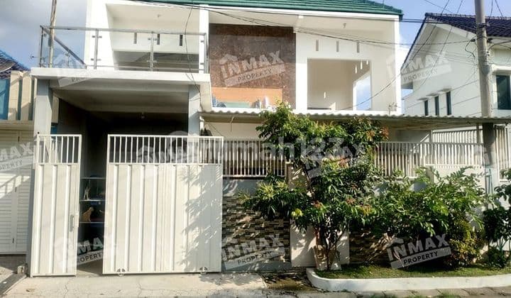 A CHARMING, WELL-MAINTAINED HOUSE WITH MOUNTAIN VIEW IN PURI FIRDAUS HOUSING, KARANGPLOSO, BATU