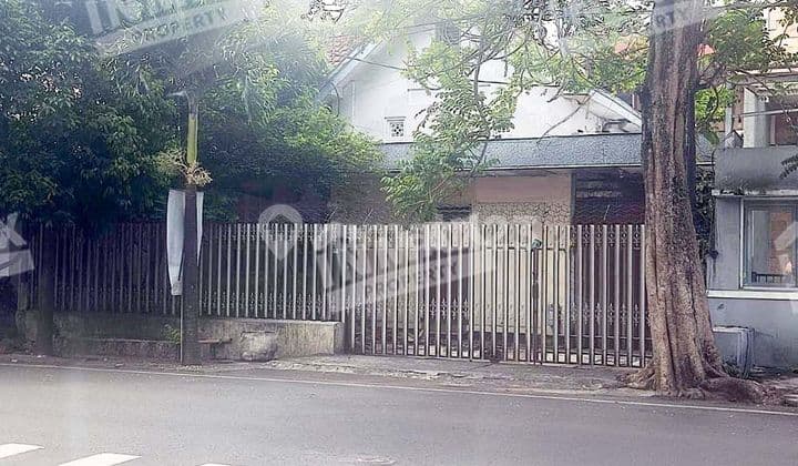 RUMAH LUAS ADE IRMA SURYANI,KLOJEN,MALANG,NOLJALAN RAYA COCOK UNTUK CAFE, KANTOR, DEKAT PASAR BESAR