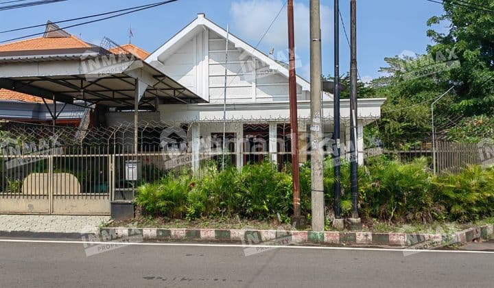 Rumah Heritage Gunung Gunung, Terawat,dekat Jalan Besar Ijen Malang