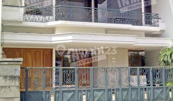 Rumah Tengah Kota Dekat Jalan Ijen Di Pahlawan Trip Klojen Malang