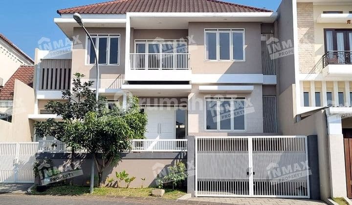 RUMAH MEWAH VILLA PUNCAK TIDAR MALANG ADA KOLAM RENANG DAN RUANG KANTOR