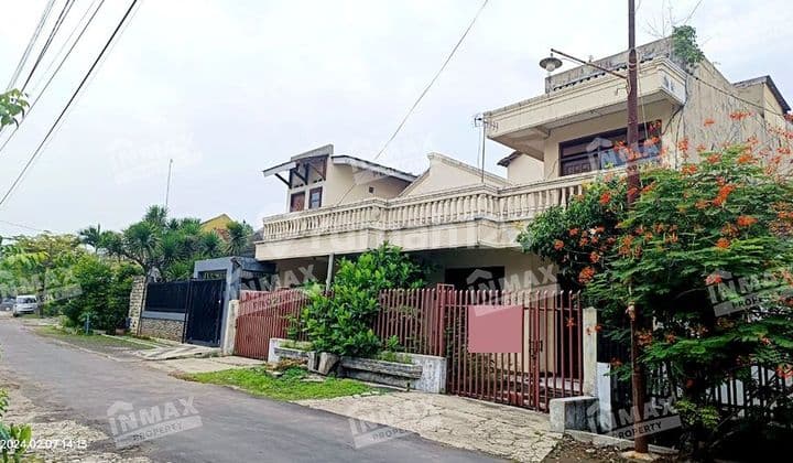 RUMAH NYAMAN BUAH BUAHAN (LANGSEP) MALANG DEKAT SEKOLAH SMAK.SANTA MARIA DAN KAMPUS UNMER