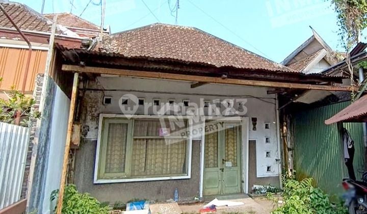 Rumah Luas Jalan Ade Irma Suryani Malang,dekat Pasar Besar Dan Alun Alun,bisa Untuk Usaha