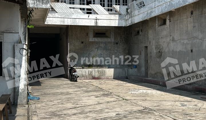 Active Cigarette Factory For Sale Along With Business In Malang With Tronton Truck Access
