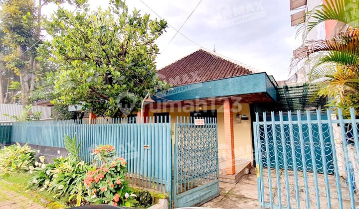Rumah Jalan Kepulauan, Dekat Pasar Besar Dan Alun Alun Kota,bisa Untuk Usaha,jalan Lebar