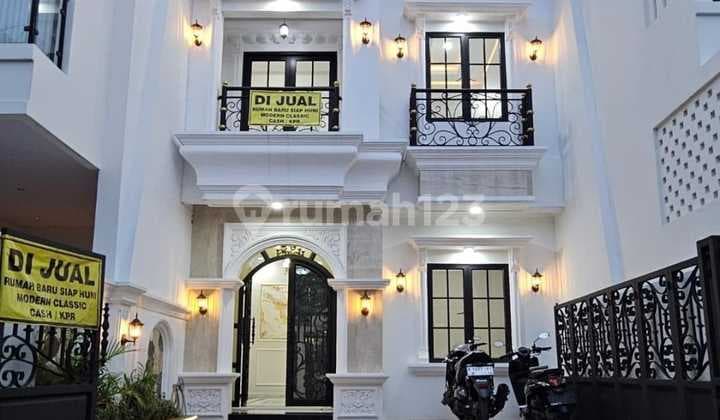 Rumah Modern 3 Lantai + Rooftop Siap Huni Harga Terbaik Jagakarsa