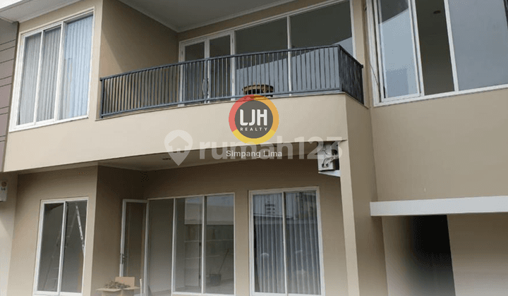 For Rent Luxury House Tembalang