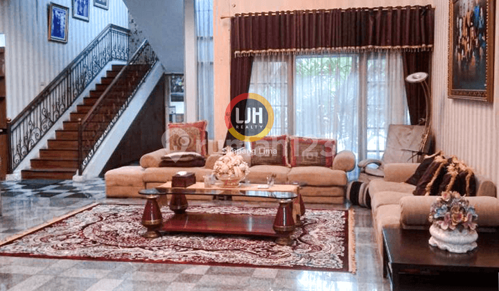 Large Premium House at Puri Anjasmoro Semarang Near the City