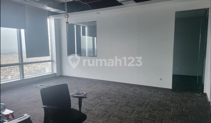 Office in Soho Capital, West Jakarta 136.07 M2 Nice View