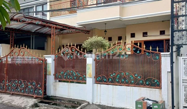 Rumah Strategis di Taman Buaran Jaktim