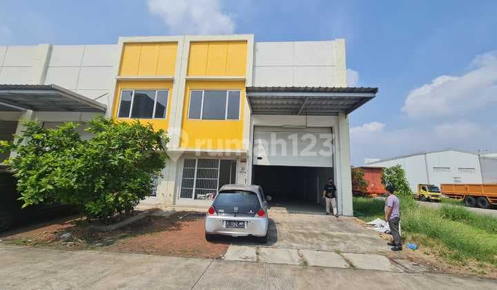 Lokasi Strategis, Disewakan Gudang Multifungsi di Kawasan 3 Bisnis Center Karawang Barat