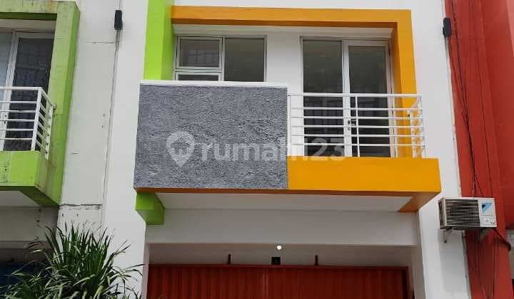 Disewakan Cepat Ruko 2 Lantai Lokasi Strategis Grand Taruma Karawang Barat