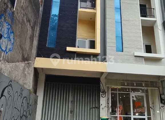 4-Storey Shop House in Pos Pengumben, West Jakarta
