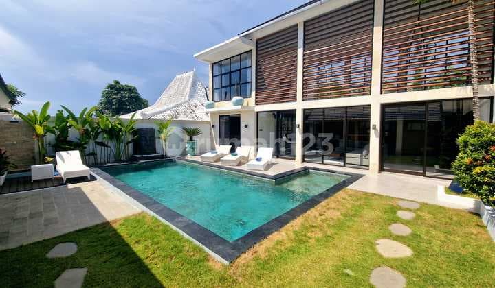 For Rent Modern 4-Bedroom Villa In Tumbak Bayuh