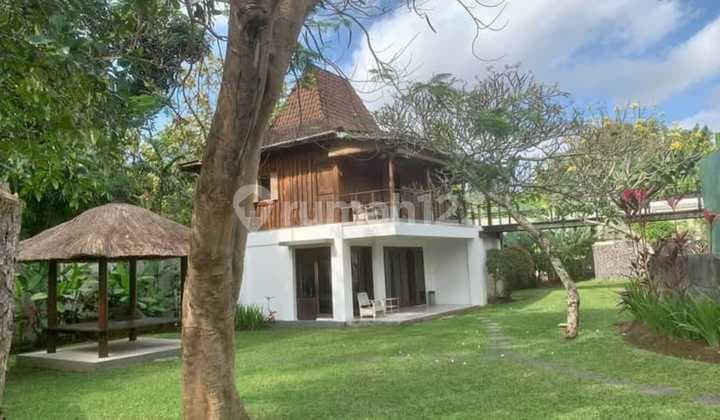 Luxury villa with rice field views and extensive garden in Padonan, Canggu, Bali