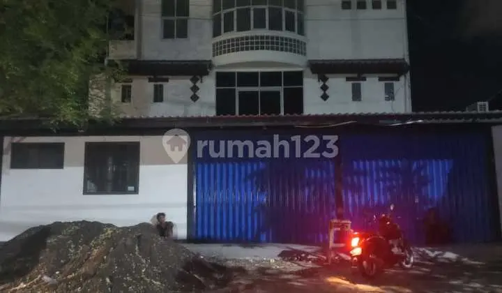 Ruko Strategis Dekat Jalan Raya Kuta Bali- Harga Dibawah Pasaran