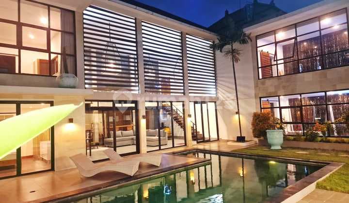 For Rent Modern 4-Bedroom Villa In Tumbak Bayuh
