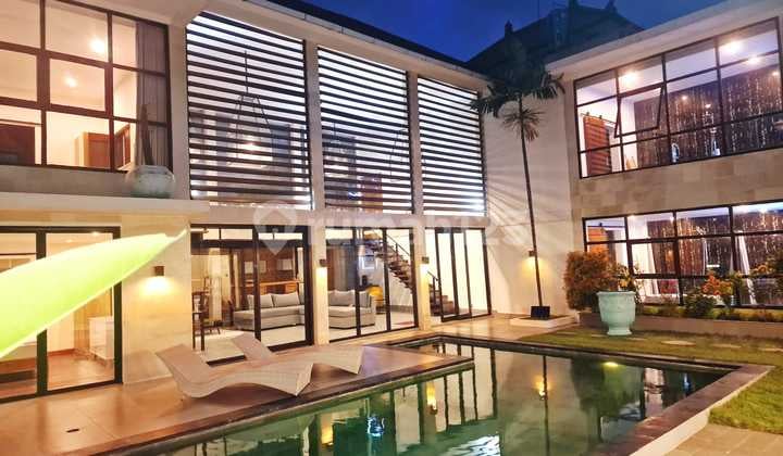 For Rent Modern 4-Bedroom Villa In Tumbak Bayuh