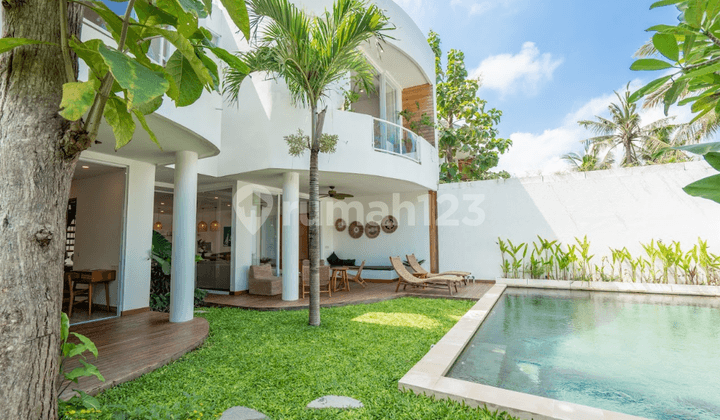 Modern Tropical Villa For Rent - Kedungu | 3 Bedrooms