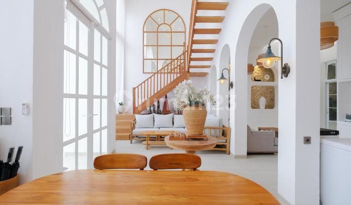 For Rent Villa Modern Mediterranean-Style Villa In Berawa Canggu