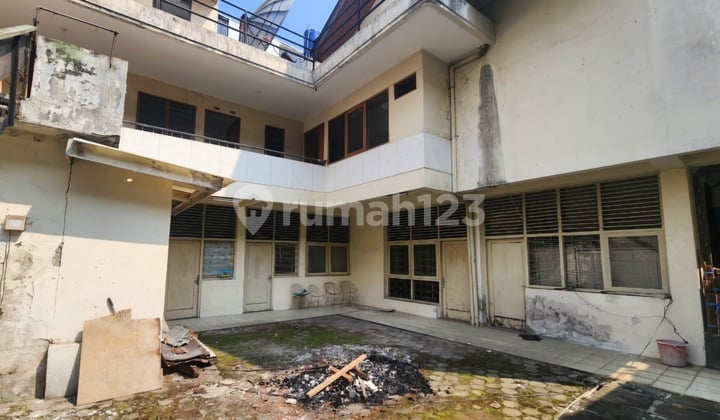 Rumah Itung Tanah Jl Cihampelas, Cocok untuk Usaha Hotel atau Restoran