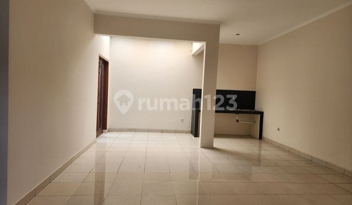 Rumah 1 lantai di setra duta. JARANG ADA