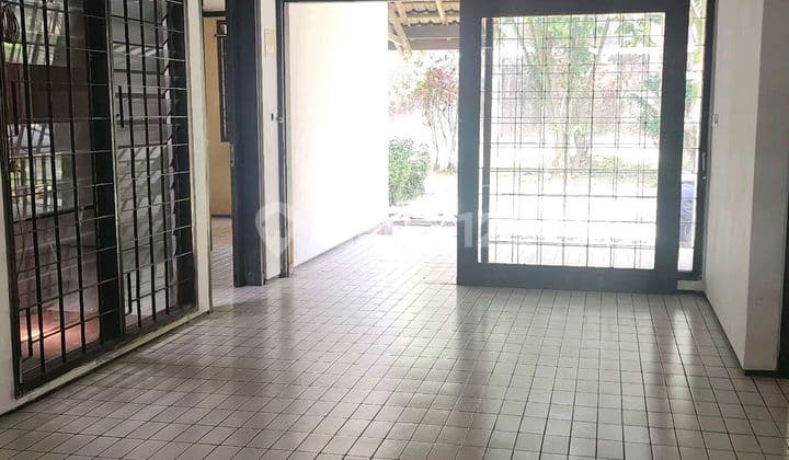 Dijual Rumah Lama Hitung Tanah. Harga Bisa Nego.