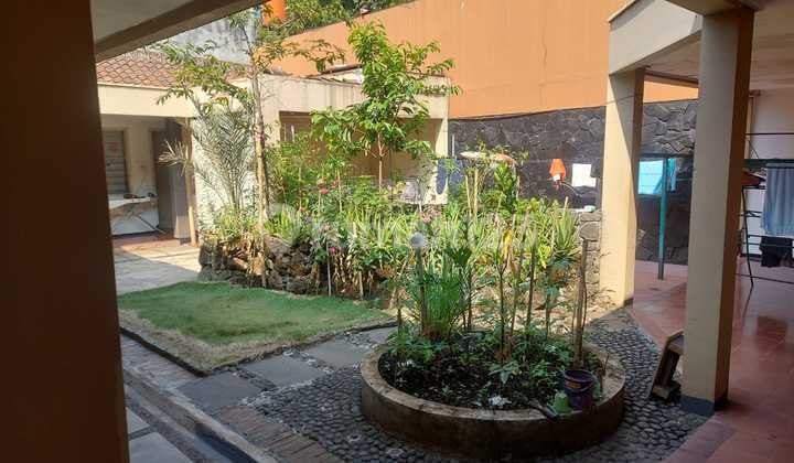 Jarang Ada. Rumah Di Sayap Dago. Dekat Pusat Kota