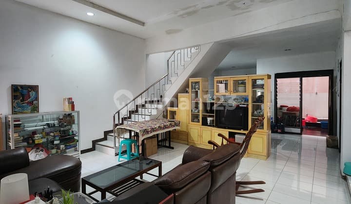 Rumah Lama Terawat di Kawasan Industri.cocok Uk Usaha dan Kantor