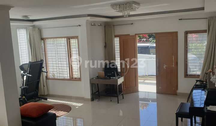 Rumah 2 Lantai Di Setiabudi Regency