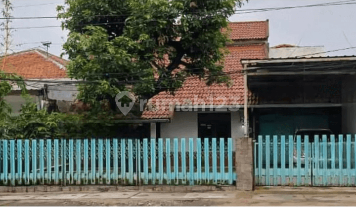 Rumah di Gayungsari Dekat Sekolah, Dekat Masjid Besar Masjid Agung Surabaya, Dekat Mall
