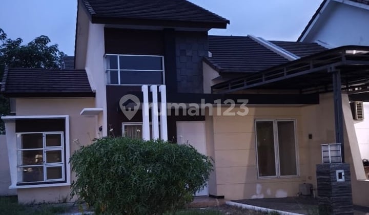 The house at La Diva Green Hill is near the Sumo toll access, close to Benowo terminal. The house at La Diva Green Hill is near the Sumo toll access, close to Benowo terminal.