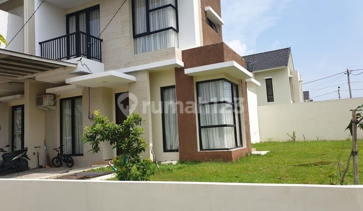 Rumah 2 Lantai Hoek Dalam Cluster Sudah Renov