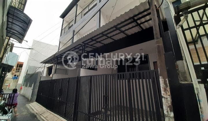For Sale New 3-Story House in Tanjung Duren Barat, West Jakarta