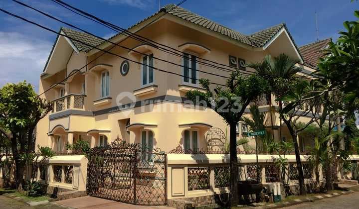 Dijual Cepat Rumah Bagus, Posisi Hook, Di Kemang Pratama 3. Bekasi Selatan.