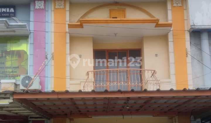 Dijual Cepat Ruko Taman Harapan Baru, Posisi Strategis, Ramai, Murah.