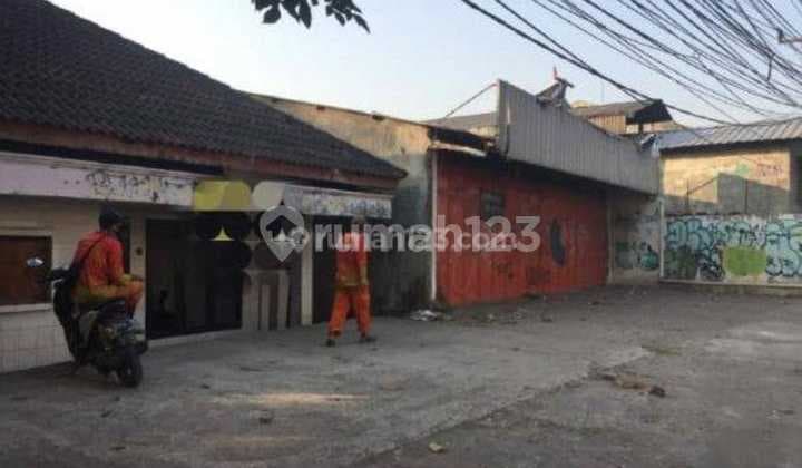 Gudang di Jalan Raya Bekasi , Bekasi 700 m Bagus Sertifikat Hak Milik