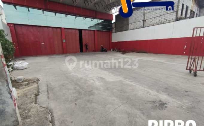 Gudang ex Showroom Bagus 1500 m2 SHM Sultan Agung, Bekasi