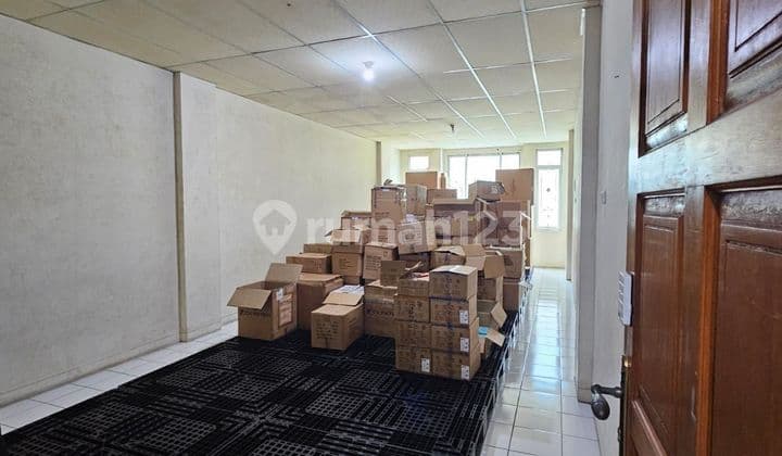Ruko 3½ Lt Puri Delta Mas Bandengan Siap Pakai