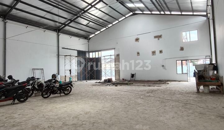 Ready-to-Use Warehouse on Jalan Terusan Kopo Bandung