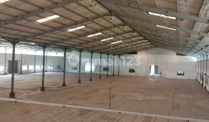 Gudang Strategis Dekat Tol Sadang Purwakarta