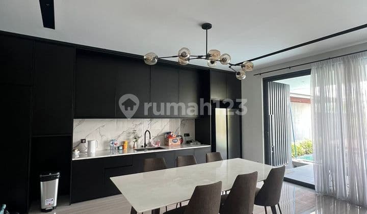 Rumah Premium View Danau dan Private Kolam Renang Kota Baru Parahyangan