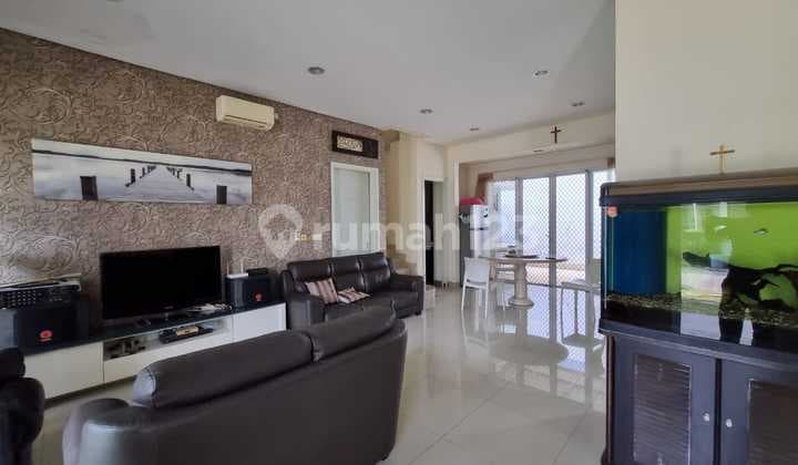 2-Storey House in Green Lake City