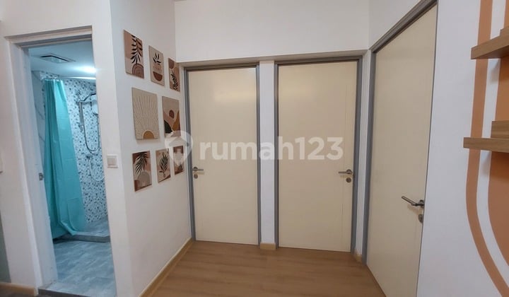 Apart Hoek Mewah Pool View Furnised Nyaman Aman Tenang Dekat Kemana-Mana