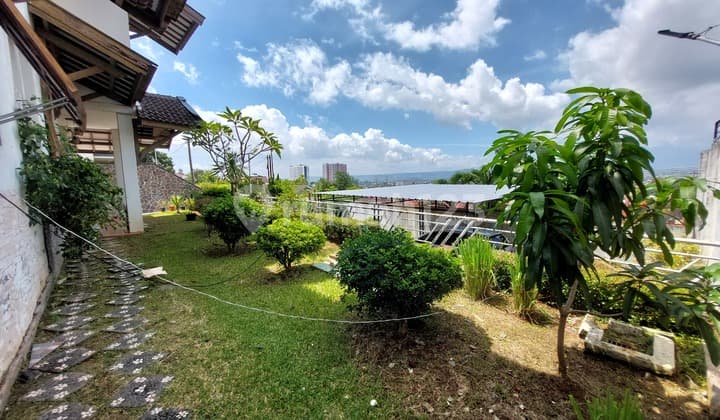 Rumah Minimalis Mewah Murah Fullfurnished Candi Semarang Hoek Pemandangan Kota Semarang Rumah di Bukit Kumala 2 Lantai SHM Sudah Renovasi Selatan