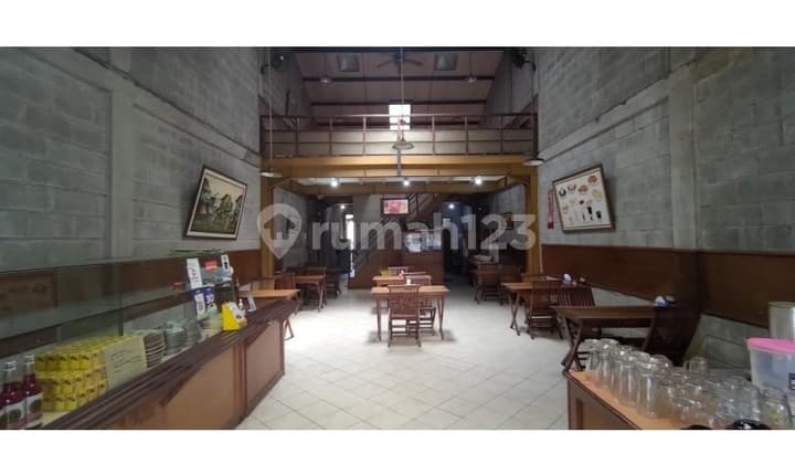 RARE BUSINESS SPACE IN SUTAMI, LOCATION NEAR CAFES AND OFFICES