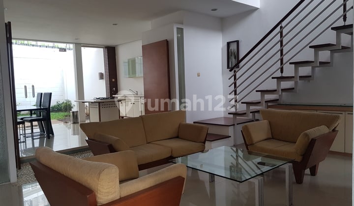 Rumah Minimalis Fully Furnished di Sayap Dago