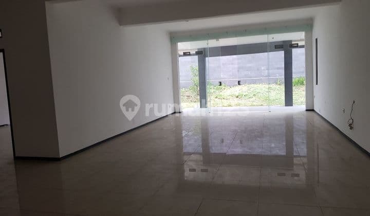 RUMAH DI KOMPLEK ELITE SETRAMURNI DEKAT TOL PASTEUR