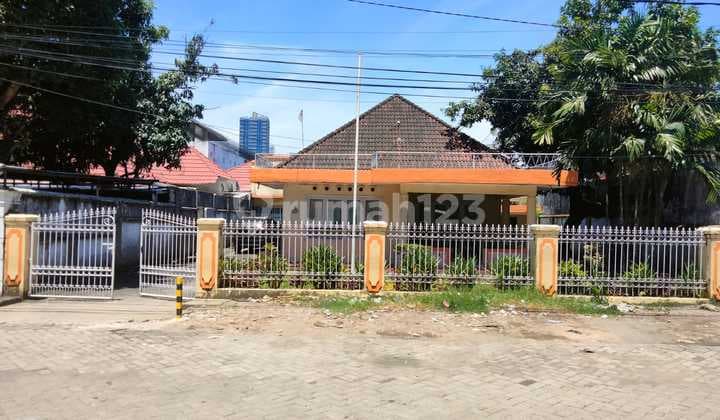 Dijual Rumah 1 Laintai di Lamadukelleng Buntu, Depan Hotel Travelers Dan Depan Rm Seafood Ex Owner Nelayan Jln Datu Museng